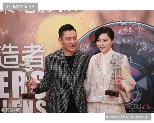 刘德华与足球明星同框合影展现运动与娱乐的完美结合