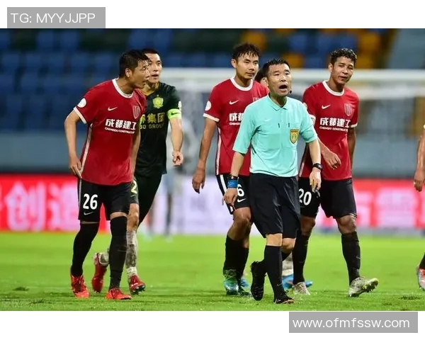 成都与武汉足球队的耐力较量赛后分析与总结 成都与武汉足球队的耐力较量赛后分析与总结